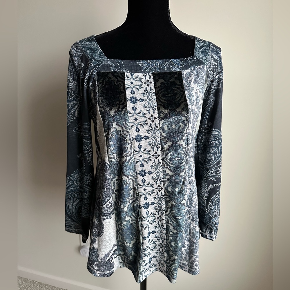Women’s One World‎ Blue Velour Long Sleeve Top